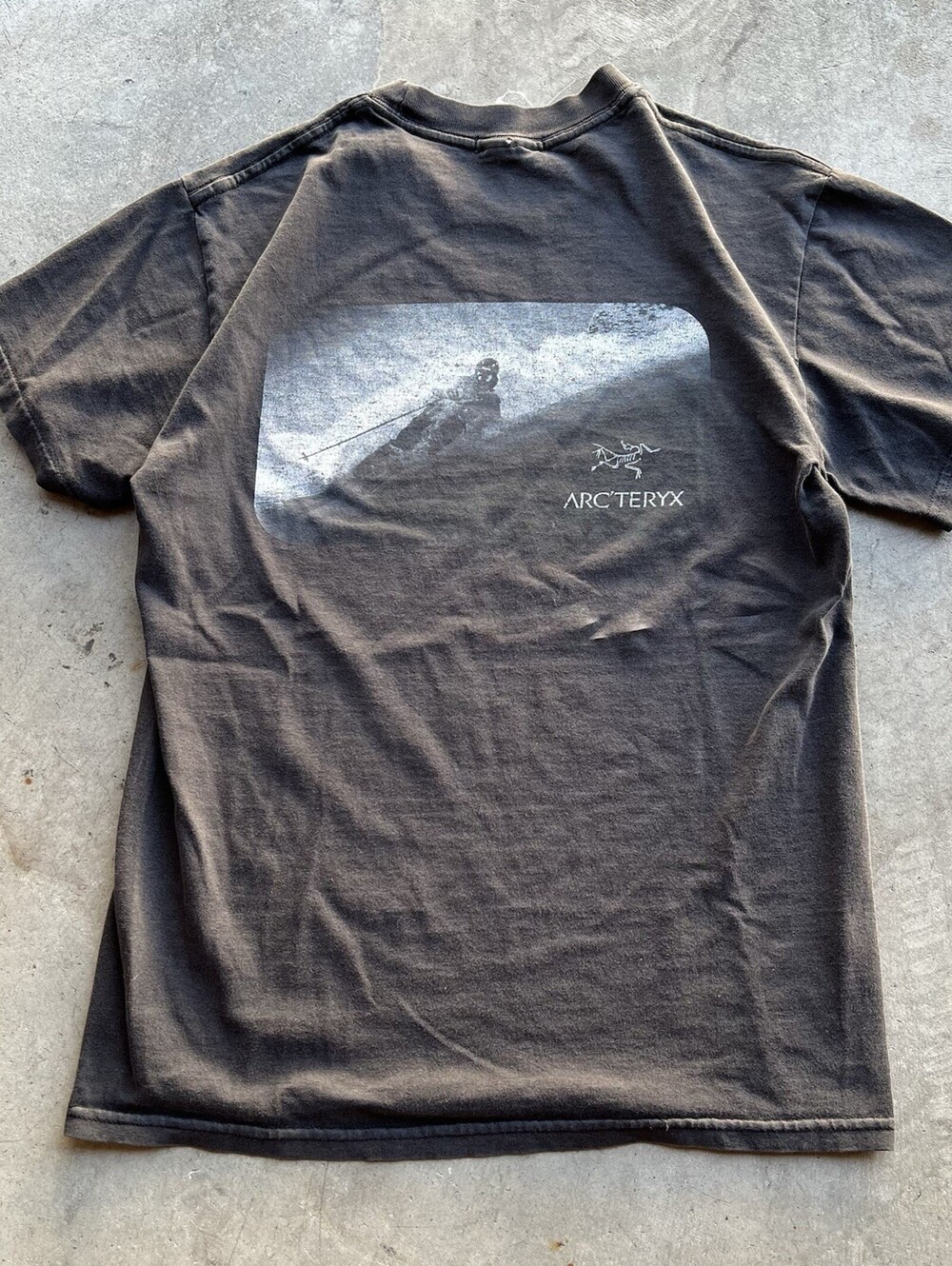 Vintage Arc’teryx Men’s Short Sleeve Graphic Ski T Shirt Small RARE Faded Black